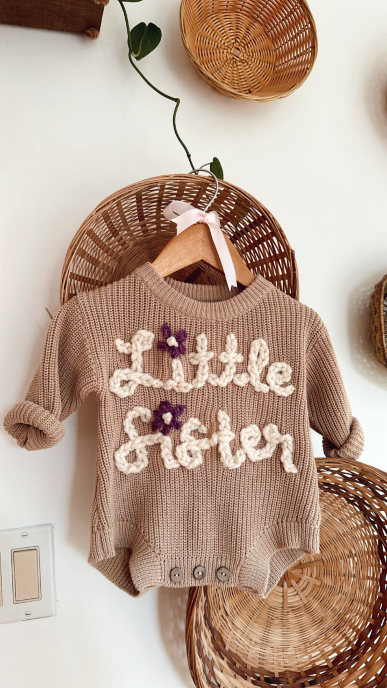 Personalized Embroidered Knitted Sweater 🧶