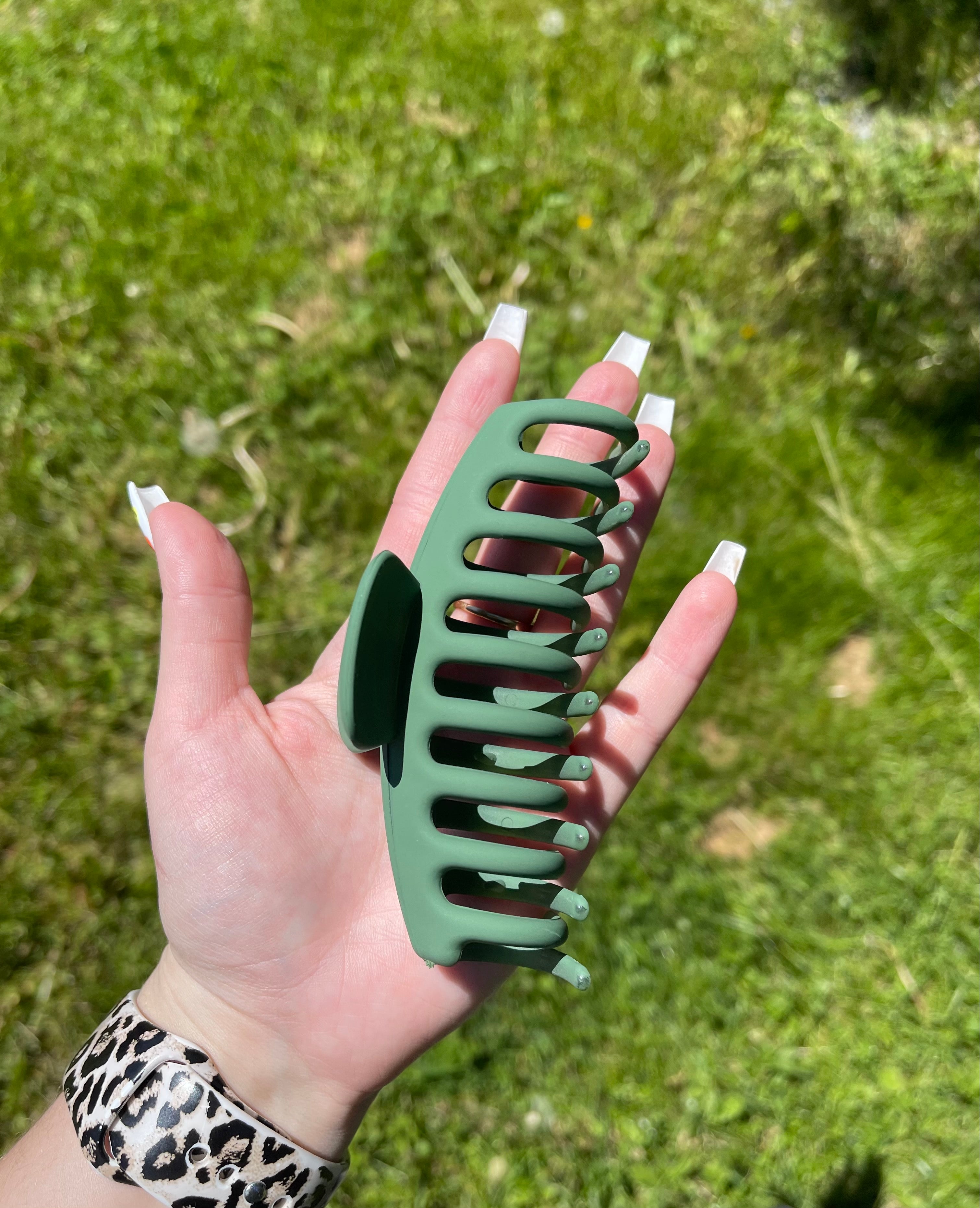 Sage Green Claw Clip 💚